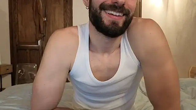 Amicisegreti online show from May 3, 9:48 am