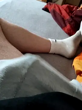 Snapshot of boxerundsocken91 chatting on February 18, 1:29 pm boxerundsocken91 online show from February 18, 1:29 pm