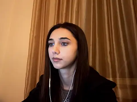 Snapshot of LinaMour chatting on September 21, 11:17 pm LinaMour online show from September 21, 11:17 pm