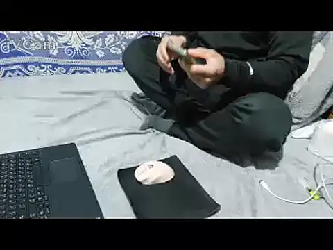 yazinyazin1 online show from February 6, 1:25 pm