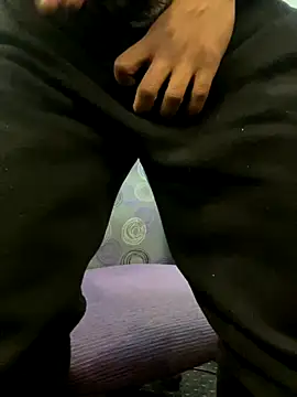 Snapshot of fitsexyman chatting on October 22, 7:19 am fitsexyman online show from October 22, 7:19 am