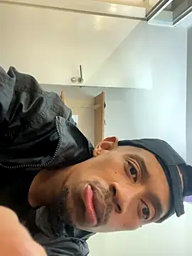 Snapshot of fitsexyman chatting on October 24, 11:39 am fitsexyman online show from October 24, 11:39 am