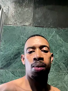 Snapshot of fitsexyman chatting on November 5, 10:04 am fitsexyman online show from November 5, 10:04 am