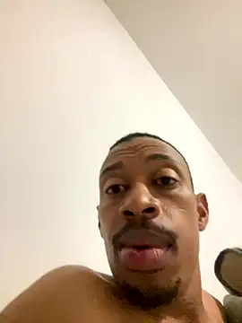 Snapshot of fitsexyman chatting on November 19, 10:32 pm fitsexyman online show from November 19, 10:32 pm