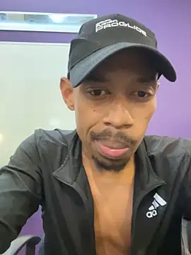 Snapshot of fitsexyman chatting on November 21, 11:31 am fitsexyman online show from November 21, 11:31 am