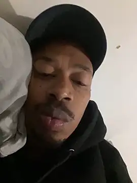 Snapshot of fitsexyman chatting on December 5, 7:54 pm fitsexyman online show from December 5, 7:54 pm