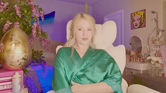 Talulaa online show from April 2, 7:55 pm