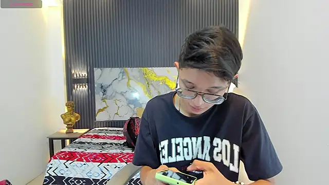 SantiagoRusso18 online show from December 20, 12:23 pm