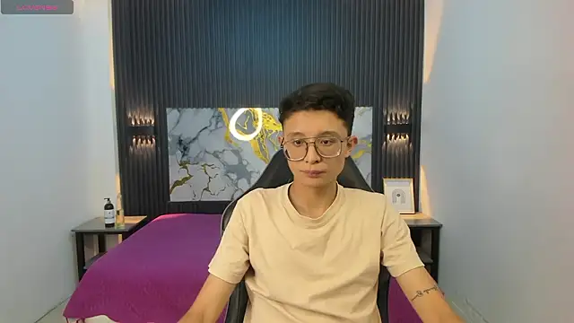 SantiagoRusso18 online show from February 14, 7:32 pm