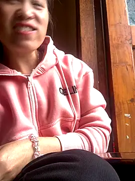 tuyetnhi-00 online show from September 25, 3:43 am