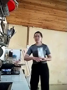 tuyetnhi-00 online show from October 12, 5:28 am