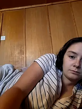 Snapshot of YoungLiisaxx chatting on September 27, 11:37 am YoungLiisaxx online show from September 27, 11:37 am