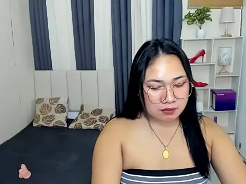 TsUncutKaren online show from January 15, 6:07 am