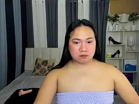 TsUncutKaren online show from March 5, 6:53 am