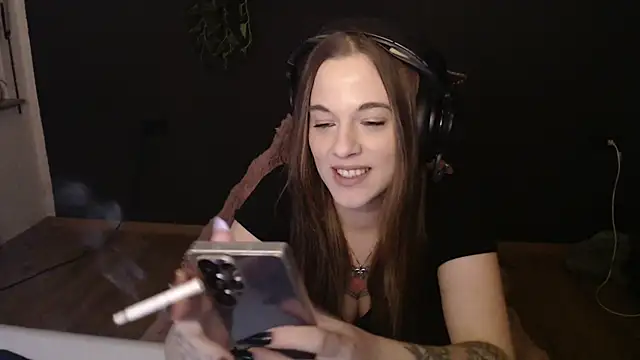 Snapshot of Luna_Lynn chatting on December 17, 7:20 pm Luna Lynn online show from December 17, 7:20 pm