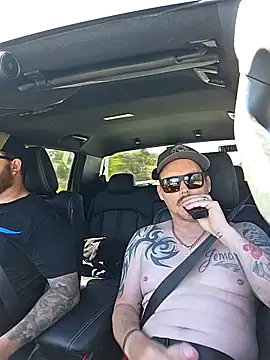 Snapshot of brokecountrylads chatting on October 14, 1:50 am brokecountrylads online show from October 14, 1:50 am