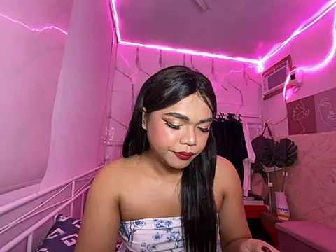 Snapshot of Sassy_lenarxx chatting on October 20, 4:40 pm Sassy lenarxx online show from October 20, 4:40 pm