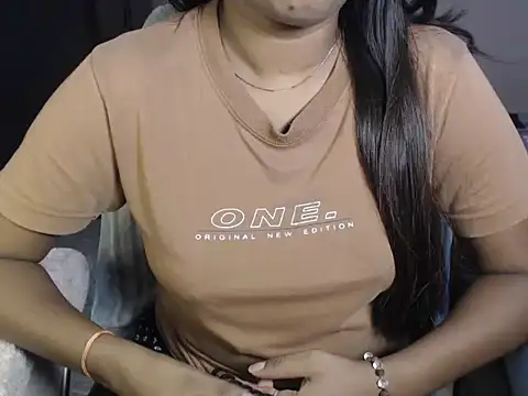 Snapshot of hot_riaa25 chatting on July 1, 5:45 pm hot riaa25 online show from July 1, 5:45 pm