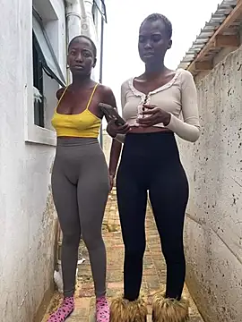 Snapshot of Melanin2002 chatting on April 3, 8:45 am Melanin2002 online show from April 3, 8:45 am