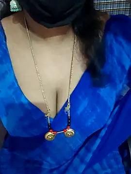 luci-queen online show from May 25, 8:09 am