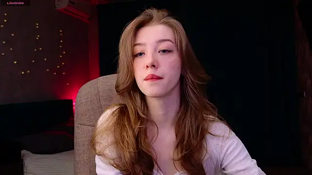 Snapshot of AstraMist chatting on March 5, 4:47 pm AstraMist online show from March 5, 4:47 pm