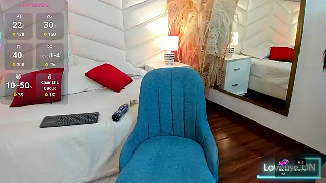 Snapshot of Nina_Ford_ chatting on November 25, 8:42 pm Nina Ford online show from November 25, 8:42 pm