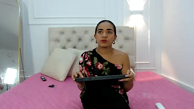 charlotte dante212 online show from November 3, 3:30 am