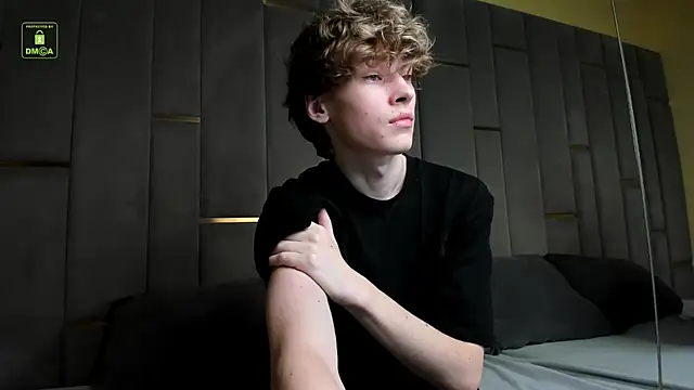 Snapshot of Kevin_Garsia chatting on September 18, 8:44 pm Kevin Garsia online show from September 18, 8:44 pm