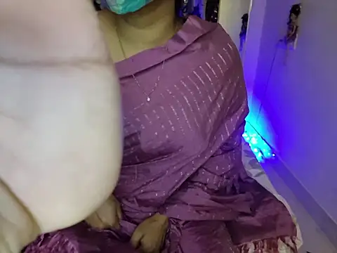 hot spicey online show from May 17, 4:58 pm