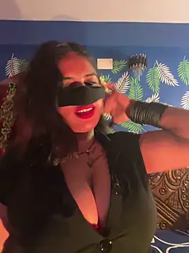 Snapshot of V-Hot-Sweti chatting on November 8, 8:51 pm V-Hot-Sweti online show from November 8, 8:51 pm