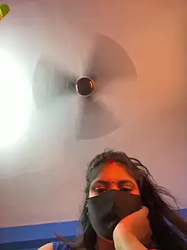 Snapshot of V-Hot-Sweti chatting on November 22, 6:45 am V-Hot-Sweti online show from November 22, 6:45 am