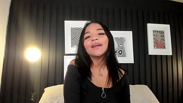 Snapshot of Manelyk_evanss_ chatting on May 28, 6:16 pm Manelyk evanss online show from May 28, 6:16 pm