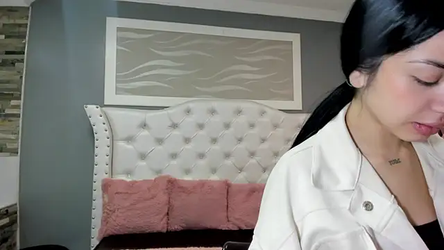 Snapshot of _camila_ortiz chatting on October 3, 7:33 pm  camila ortiz online show from October 3, 7:33 pm