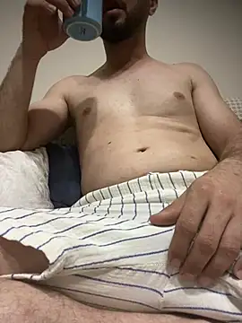 Snapshot of banuemre28 chatting on July 4, 7:53 pm banuemre28 online show from July 4, 7:53 pm