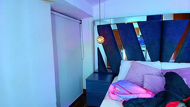 alaska  williams   online show from December 19, 11:34 pm