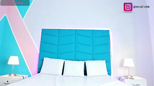  mia foxx online show from September 19, 8:20 pm