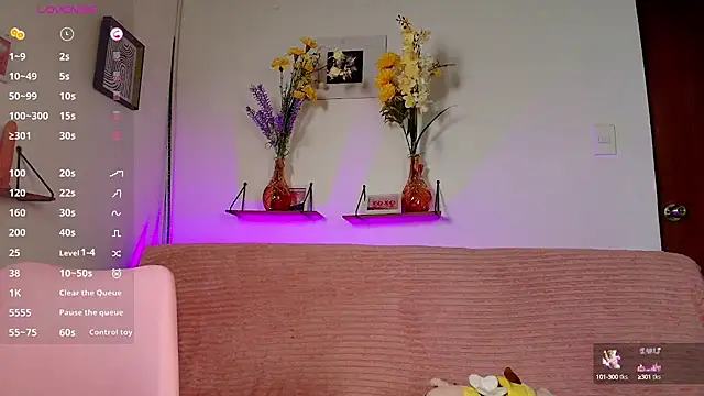 Snapshot of emycarver09 chatting on October 10, 12:37 pm emycarver09 online show from October 10, 12:37 pm