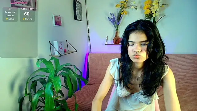 Snapshot of emycarver09 chatting on October 14, 12:06 pm emycarver09 online show from October 14, 12:06 pm