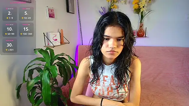 Snapshot of emycarver09 chatting on October 17, 12:19 pm emycarver09 online show from October 17, 12:19 pm