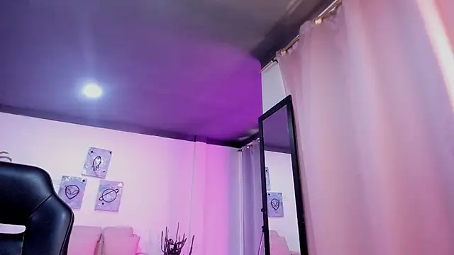 bella fox 1 online show from March 31, 2:39 pm