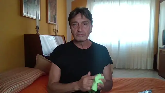 lattediyak online show from October 9, 12:36 pm