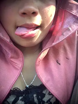 Snapshot of Nh64 chatting on March 1, 9:33 am Nh64 online show from March 1, 9:33 am