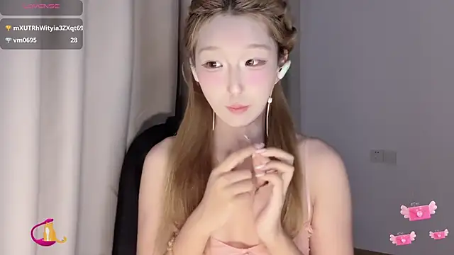 Snapshot of Winnie666- chatting on September 18, 3:36 pm Winnie666- online show from September 18, 3:36 pm