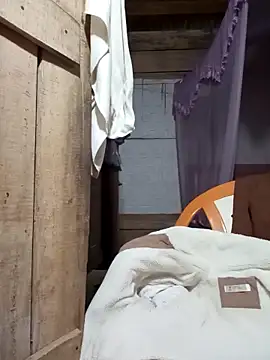 Snapshot of LucyyLy chatting on March 12, 12:50 am LucyyLy online show from March 12, 12:50 am