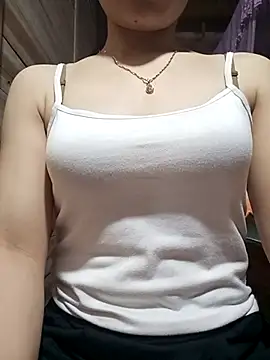 Snapshot of LucyyLy chatting on April 16, 12:39 pm LucyyLy online show from April 16, 12:39 pm