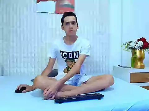 LuigiMarchetti online show from October 3, 7:33 pm