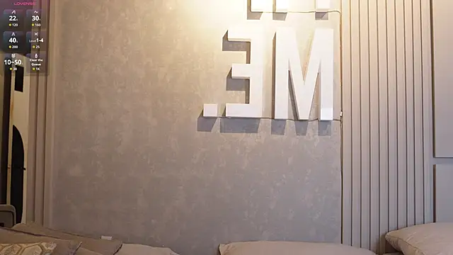 Tayler Kim online show from September 13, 12:27 pm