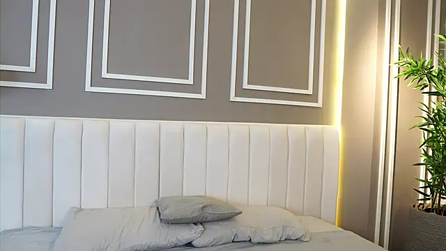 Tayler Kim online show from November 15, 6:26 pm