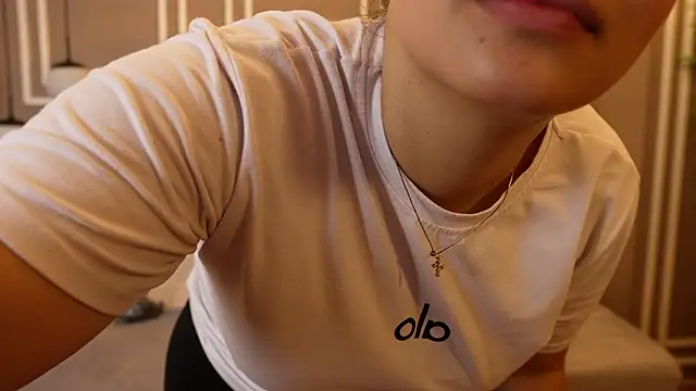 Tayler Kim online show from March 8, 4:11 pm