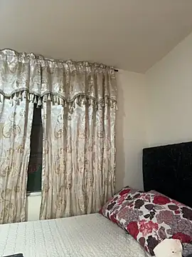 Tayler Kim online show from May 23, 7:18 pm